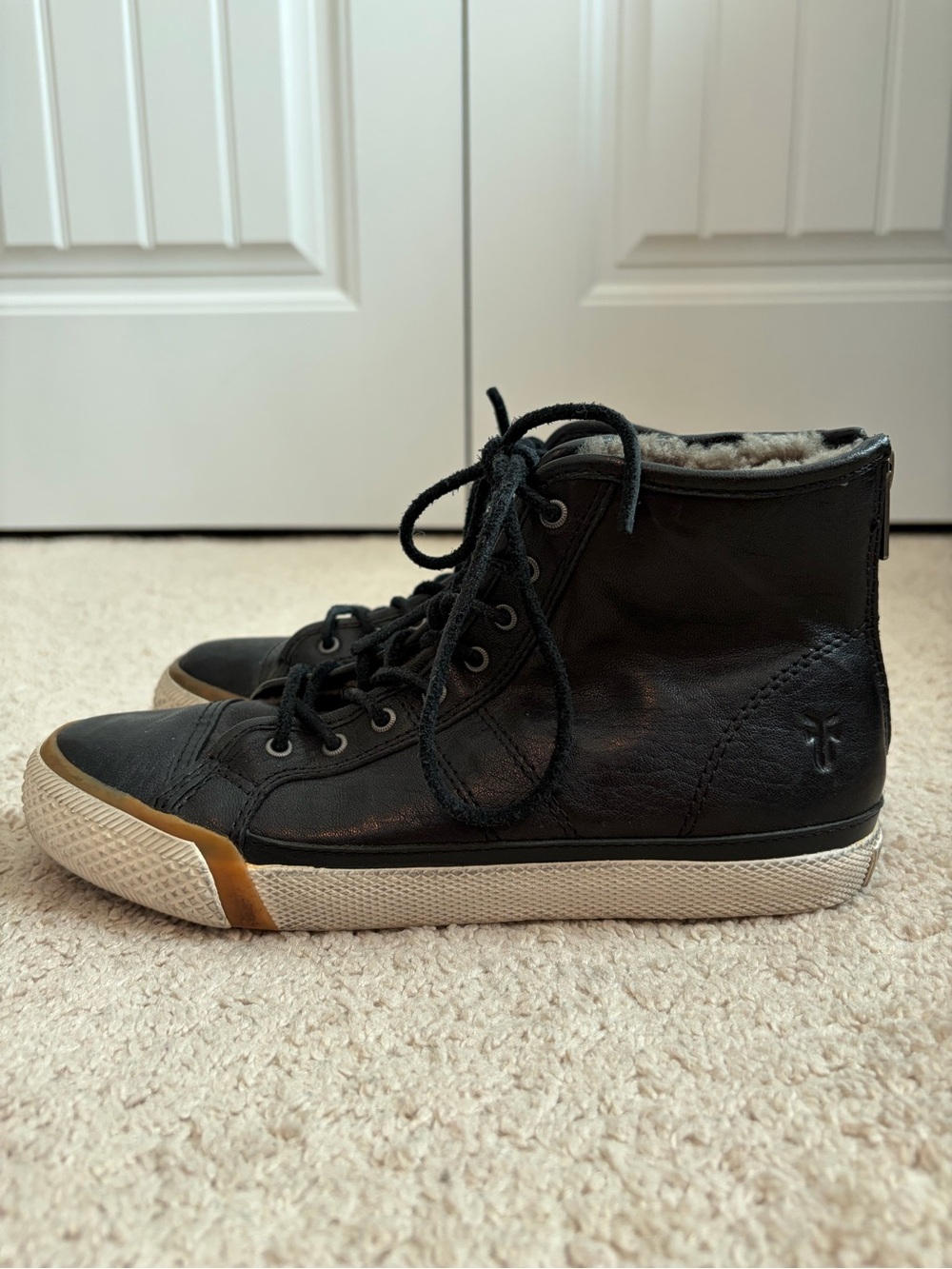 Frye Greene Black Leather Shearling Lined High Back Zip Bootie Sneaker Size 6.5M